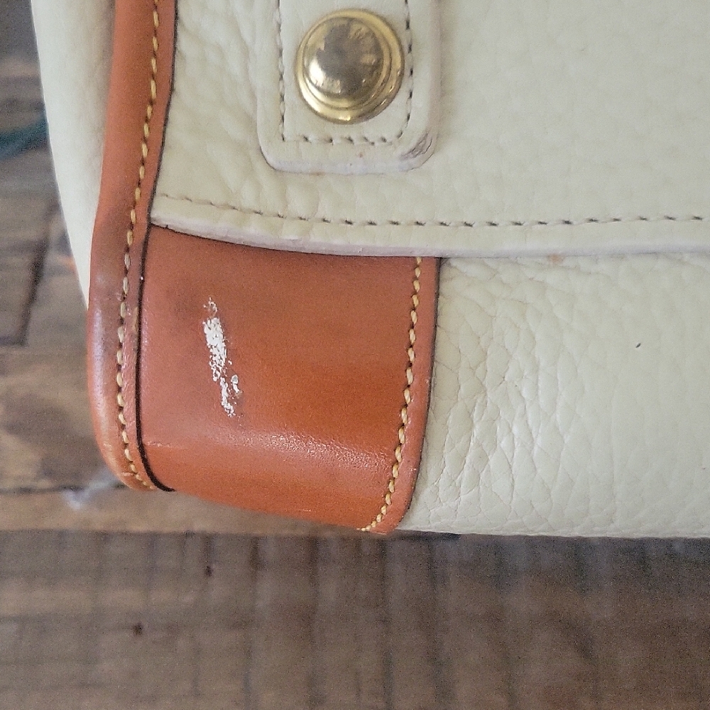 Dooney & Bourke-style Cream and Tan Leather Satchel Dr Bag - Picture 7 of 16